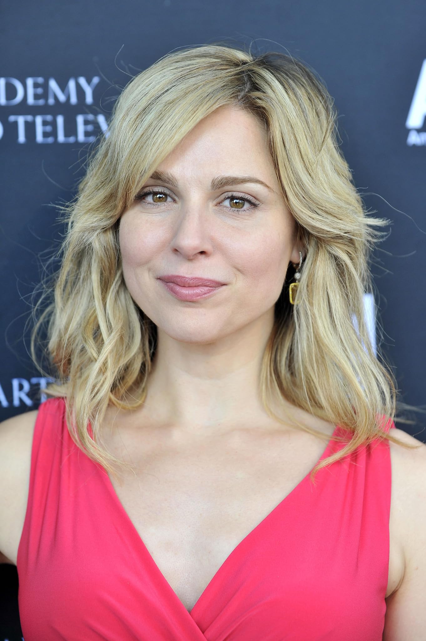 Cara Buono: Stranger Things Star's Enduring Legacy