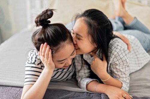 Mindful Relationships: Building Lasting Connections with Presence and Compassion